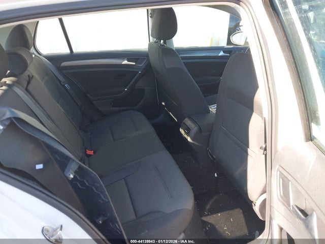 WVWKR7AU6KW911863 Volkswagen E-golf Se