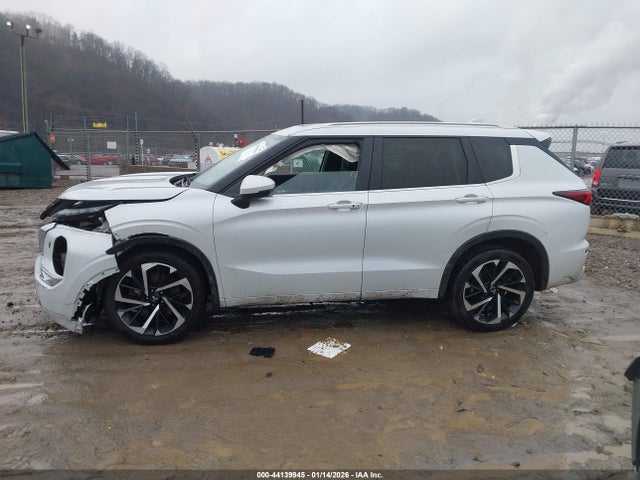 Продаж на аукціоні авто 2022 Mitsubishi Outlander Sel 2.5 S-awc/sel Launch Edition S-awc/sel Special Edition S-awc, vin: JA4J4VA81NZ015713, номер лоту: 44139945