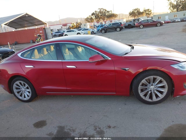 Tesla Model S 100d/60d/75d/90d/p100d 2017 5YJSA1E28HF232624 Image 13