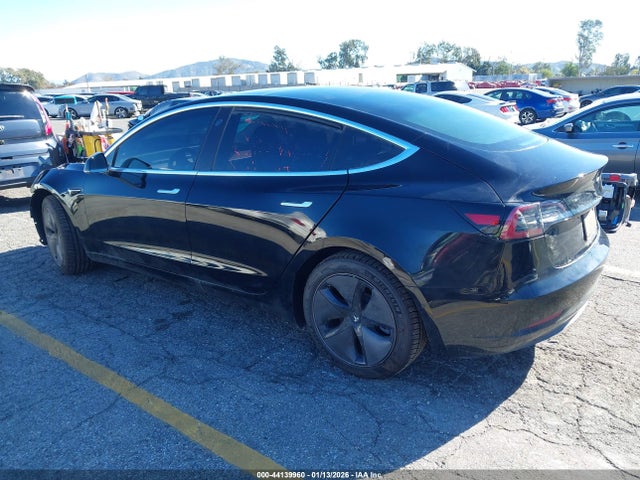 2019 TESLA MODEL 3 5YJ3E1EA4KF296554 Photo 2