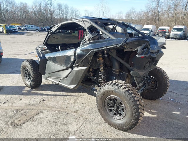 2022 CAN-AM MAVERICK X3 3JBVDAV45NE000105 Photo 2