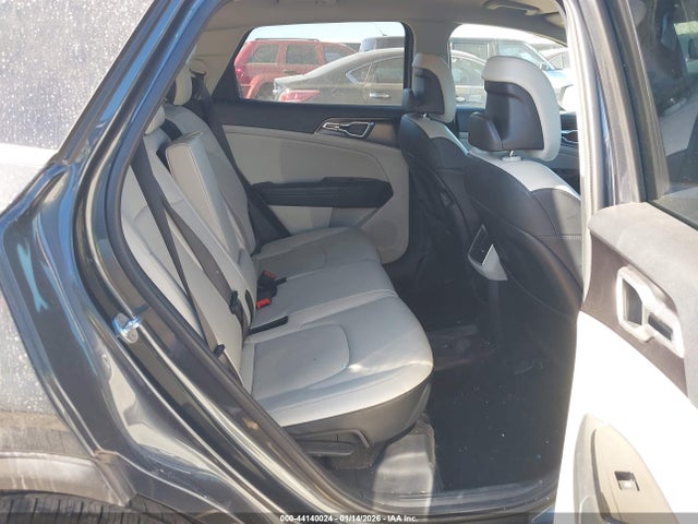 Продаж на аукціоні авто 2023 Kia Sportage Ex, vin: KNDPVCAF7P7105673, номер лоту: 44140024