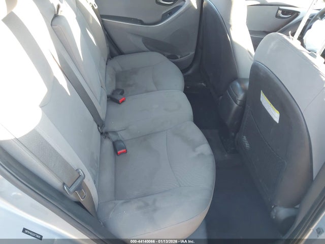 5NPDH4AE6GH734649 Hyundai ELANTRA SE