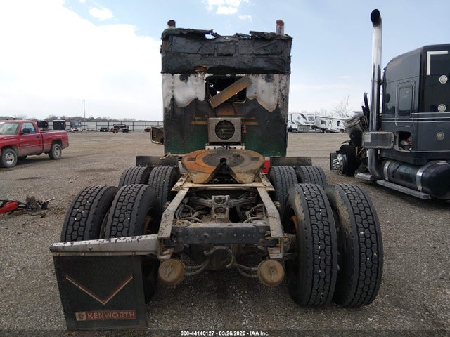 44140127 :رقم المزاد ، 1XKWDB9X96J136855 vin ، 2006 Kenworth Construction W900 مزاد بيع
