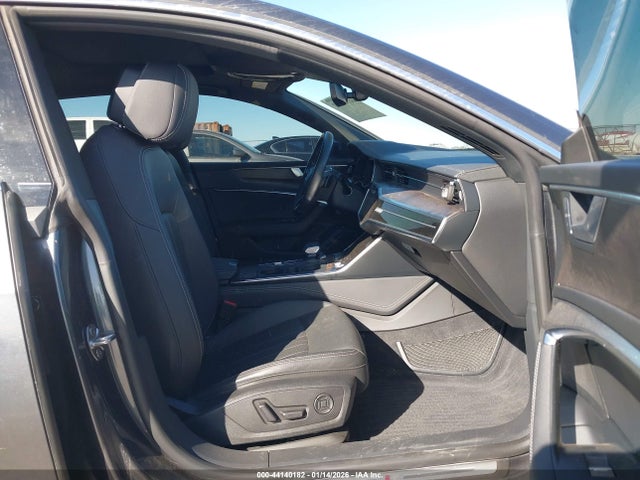 2019 AUDI A7 WAUV2AF29KN021737 Photo 4