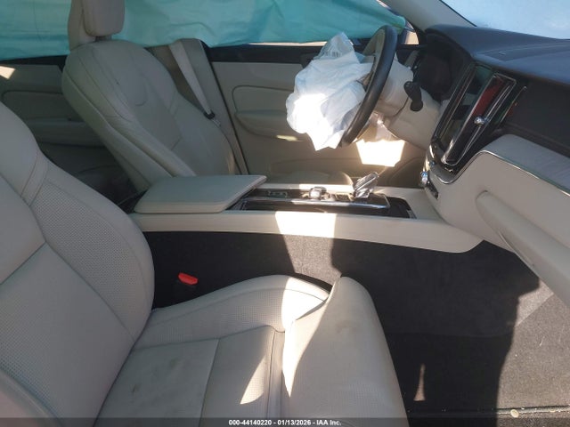YV4L12DL5N1905486 Volvo Xc60 B5 Inscription
