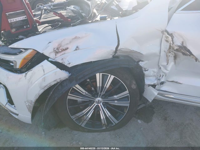 YV4L12DL5N1905486 Volvo Xc60 B5 Inscription