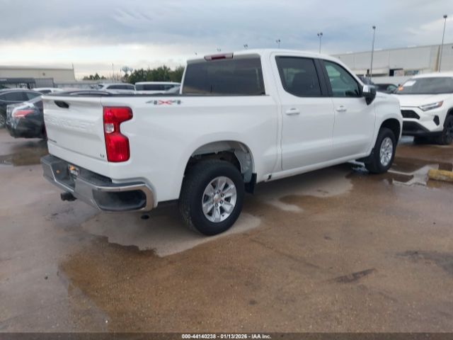 2025 CHEVROLET SILVERADO 1500 1GCUKDED6SZ109852 Photo 3