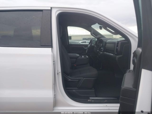 2025 CHEVROLET SILVERADO 1500 1GCUKDED6SZ109852 Photo 4