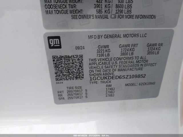 2025 CHEVROLET SILVERADO 1500 1GCUKDED6SZ109852 Photo 8