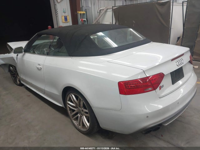 2015 AUDI S5 WAUCGAFH8FN007461 Photo 2