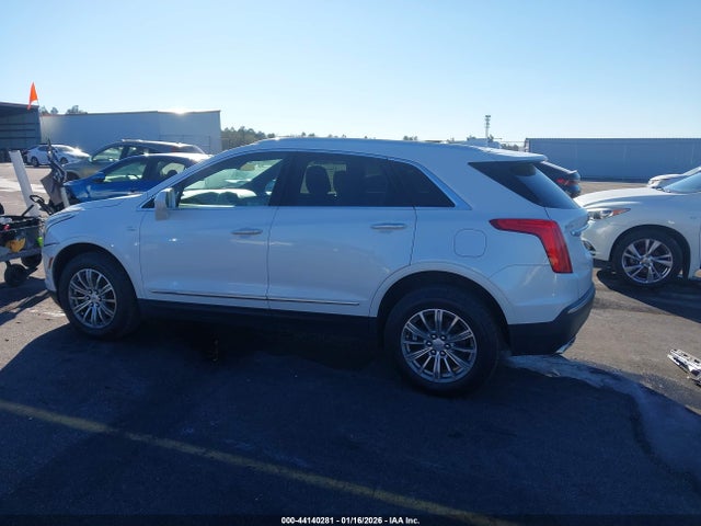2017 CADILLAC XT5 1GYKNBRS6HZ289736 Photo 2