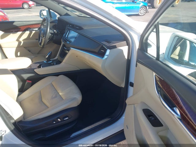 2017 CADILLAC XT5 1GYKNBRS6HZ289736 Photo 4