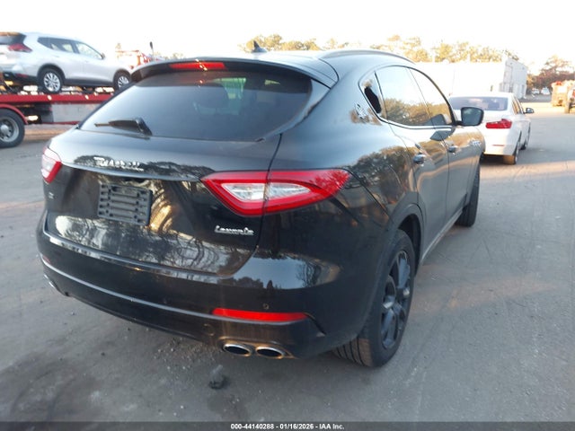 2019 MASERATI LEVANTE ZN661XUA9KX309655 Photo 3