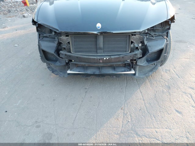 2019 MASERATI LEVANTE ZN661XUA9KX309655 Photo 5