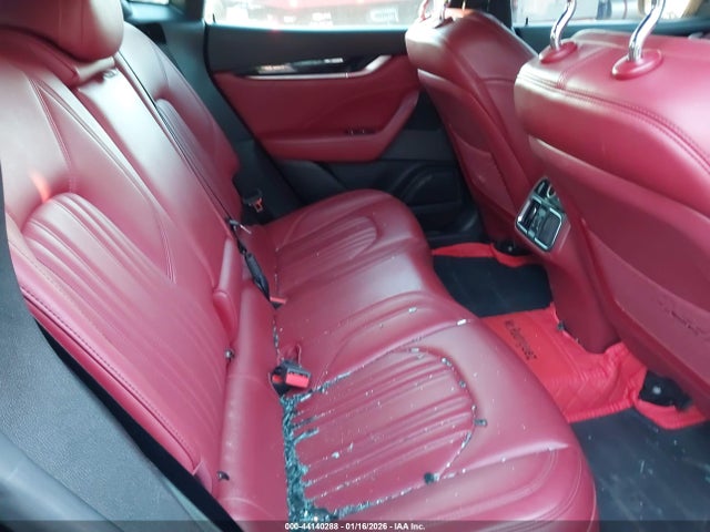 2019 MASERATI LEVANTE ZN661XUA9KX309655 Photo 7