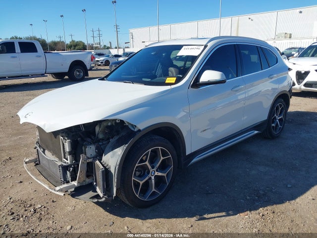 2018 BMW X1 WBXHT3C37J5F92654 Photo 1