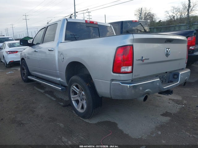 2018 RAM 1500 1C6RR6LT8JS157021 Photo 2