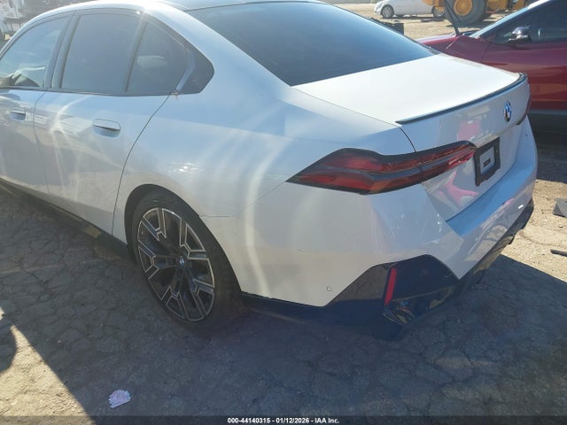 WBA43FJ09RCS54194 BMW 530I