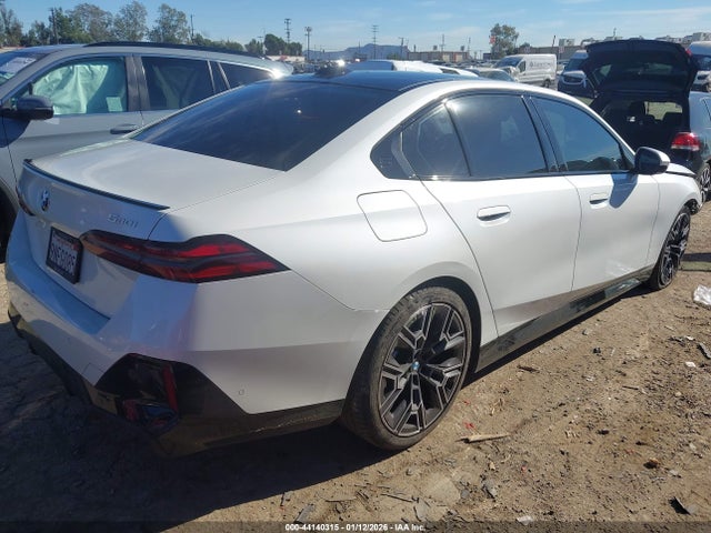 WBA43FJ09RCS54194 BMW 530I