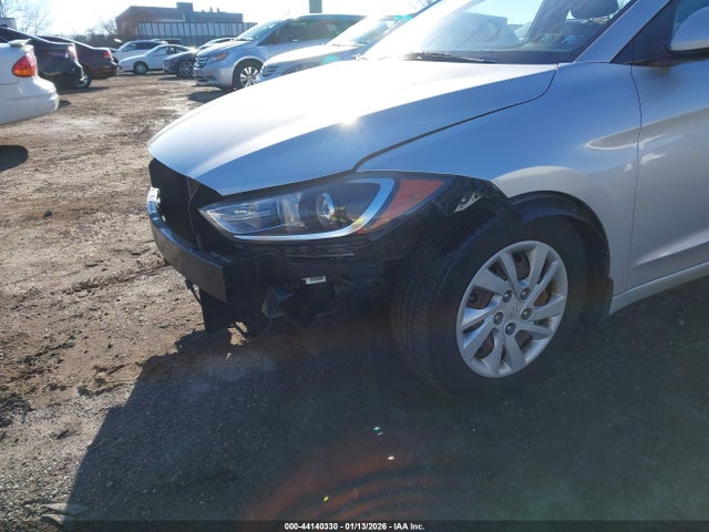 5NPD74LF6JH371169 Hyundai ELANTRA SE