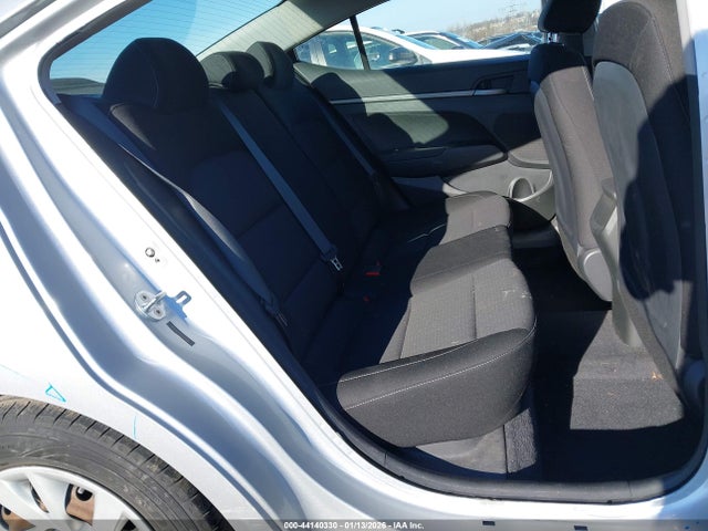 5NPD74LF6JH371169 Hyundai ELANTRA SE