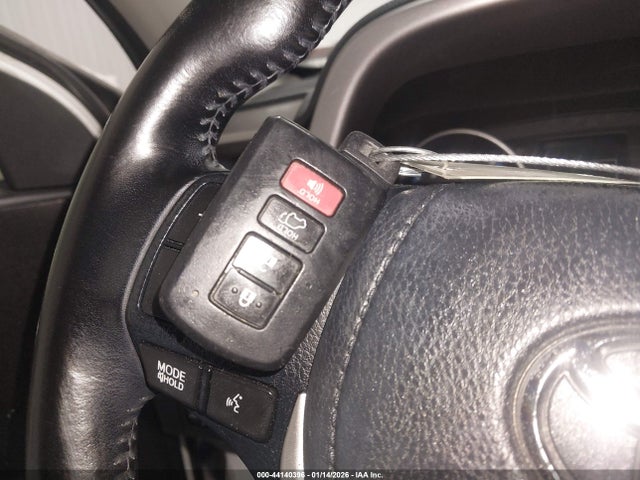 JTMRFREV4JJ745795 Toyota Rav4 Xle