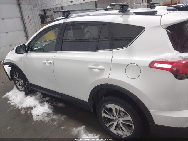 JTMRFREV4JJ745795 Toyota Rav4 Xle