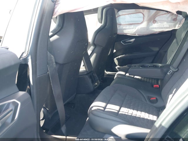 Продажа на аукционе авто 2022 Audi E-tron Gt Premium Plus Quattro, vin: WAUCJBFW1N7004555, номер лота: 44140422