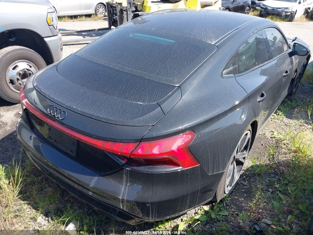 2022 AUDI E-TRON GT WAUCJBFW1N7004555 Photo 3