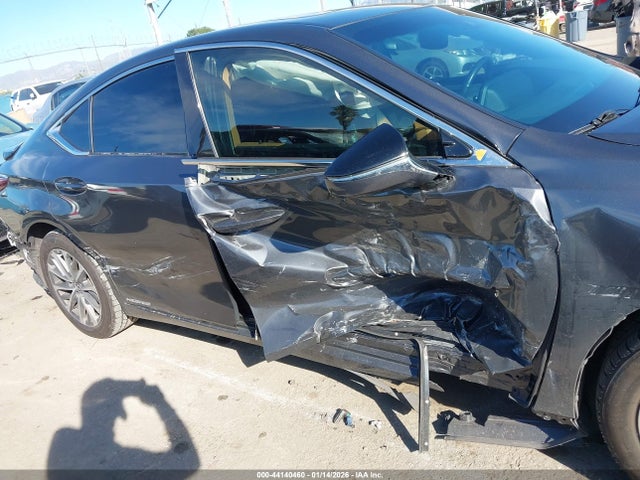Lexus ES 300H 2022 58ACA1C17NU015233 Image 18