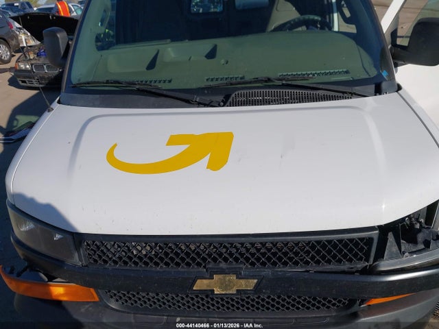 1GCWGAFPXJ1265875 Chevrolet Express 2500 Work Van