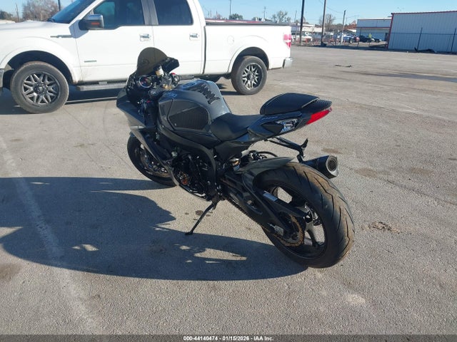 Suzuki GSX-R750 2025 JS1GR7MAXS7101597 Image 3
