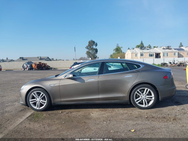 Tesla Model S 60/70/85 2015 5YJSA1E10FF109310 Image 15