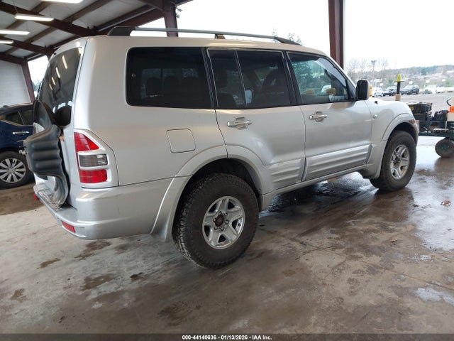 2002 MITSUBISHI MONTERO JA4MW51R82J069150 Photo 3