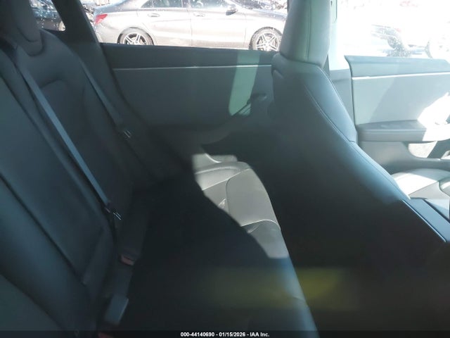 2025 TESLA MODEL 3 5YJ3E1EA1SF975942 Photo 7