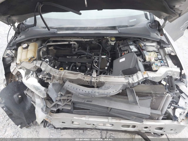 44140803 :رقم المزاد ، 1FADP3F26FL295898 vin ، 2015 Ford Focus Se مزاد بيع