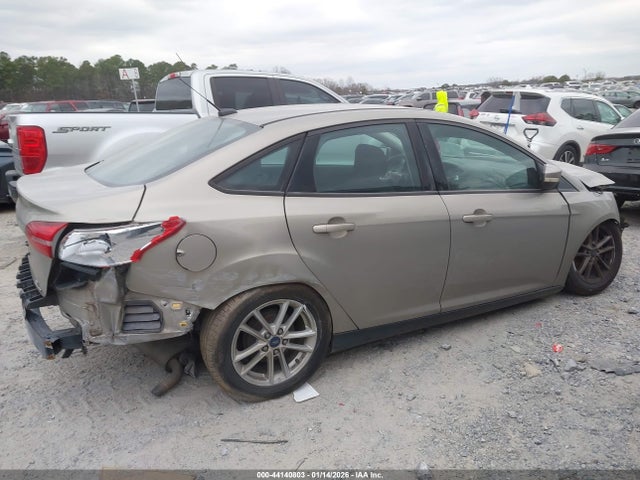 44140803 :رقم المزاد ، 1FADP3F26FL295898 vin ، 2015 Ford Focus Se مزاد بيع