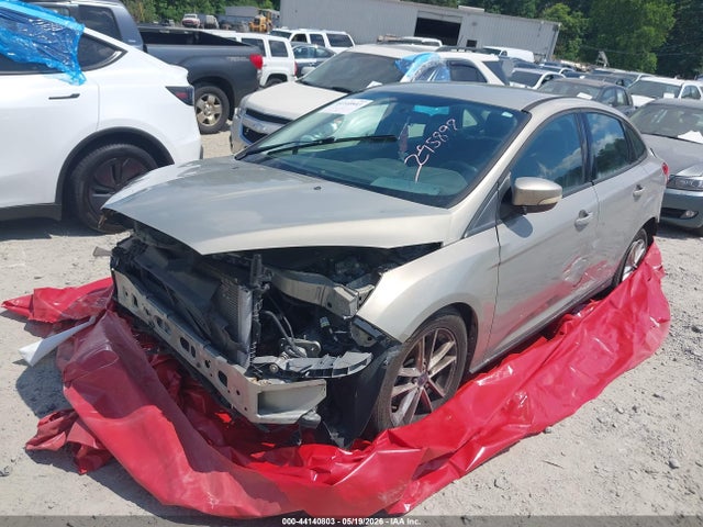44140803 :رقم المزاد ، 1FADP3F26FL295898 vin ، 2015 Ford Focus Se مزاد بيع