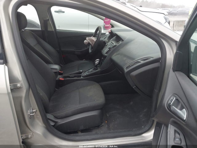 44140803 :رقم المزاد ، 1FADP3F26FL295898 vin ، 2015 Ford Focus Se مزاد بيع