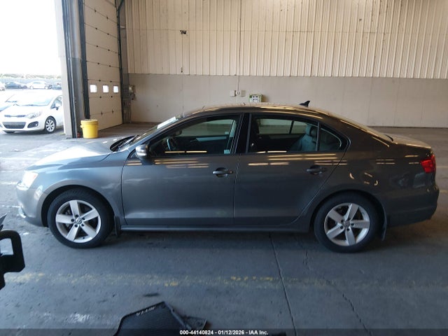 44140824 :رقم المزاد ، 3VWLL7AJ0BM048213 vin ، 2011 Volkswagen Jetta 2.0l Tdi مزاد بيع