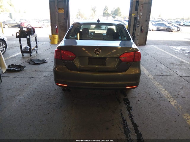 44140824 :رقم المزاد ، 3VWLL7AJ0BM048213 vin ، 2011 Volkswagen Jetta 2.0l Tdi مزاد بيع