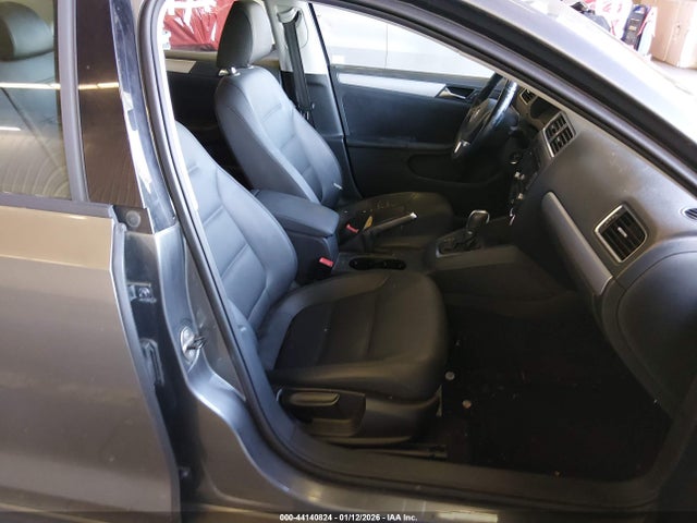 44140824 :رقم المزاد ، 3VWLL7AJ0BM048213 vin ، 2011 Volkswagen Jetta 2.0l Tdi مزاد بيع