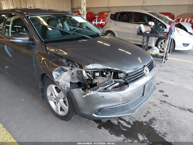 44140824 :رقم المزاد ، 3VWLL7AJ0BM048213 vin ، 2011 Volkswagen Jetta 2.0l Tdi مزاد بيع