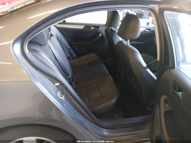 44140824 :رقم المزاد ، 3VWLL7AJ0BM048213 vin ، 2011 Volkswagen Jetta 2.0l Tdi مزاد بيع