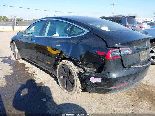 2019 TESLA MODEL 3 5YJ3E1EA3KF329141 Photo 2