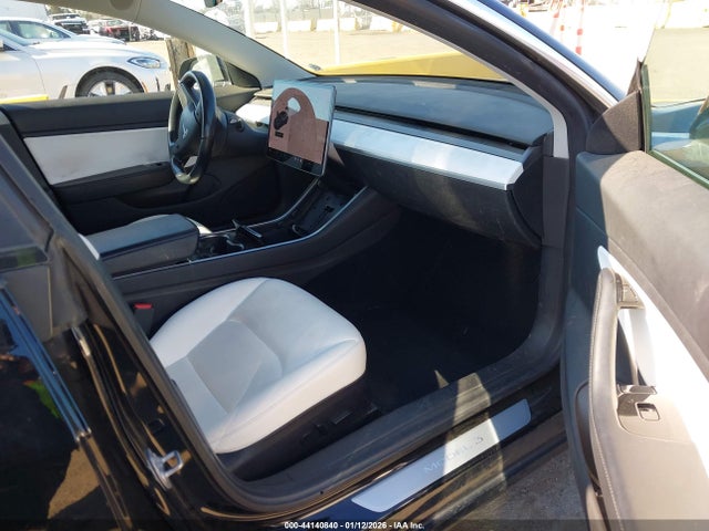 2019 TESLA MODEL 3 5YJ3E1EA3KF329141 Photo 4