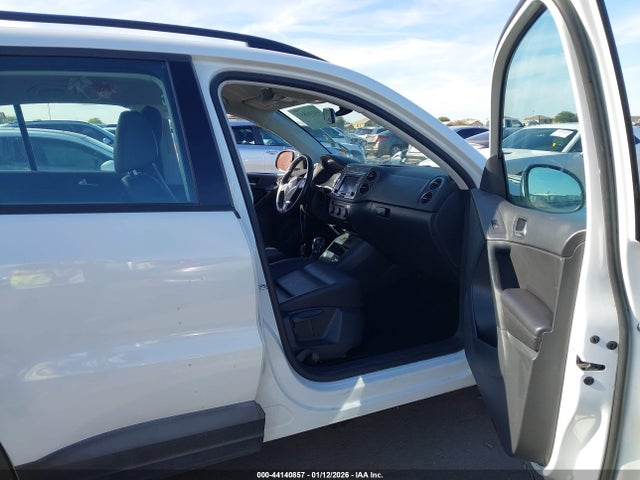 WVGBV7AX2HW512698 Volkswagen Tiguan 2.0t S