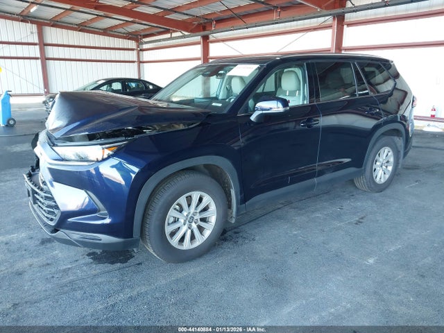 Toyota Grand Highlander Xle 2024 5TDAAAB55RS033831 Image 2