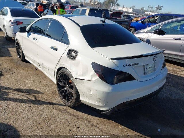 Mercedes-Benz CLA 250 2017 WDDSJ4EB7HN458923 Image 3